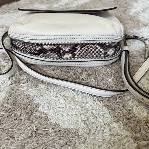 MICHAEL Michael Kors Isabel Leather Crossbody - Picture 3 of 12